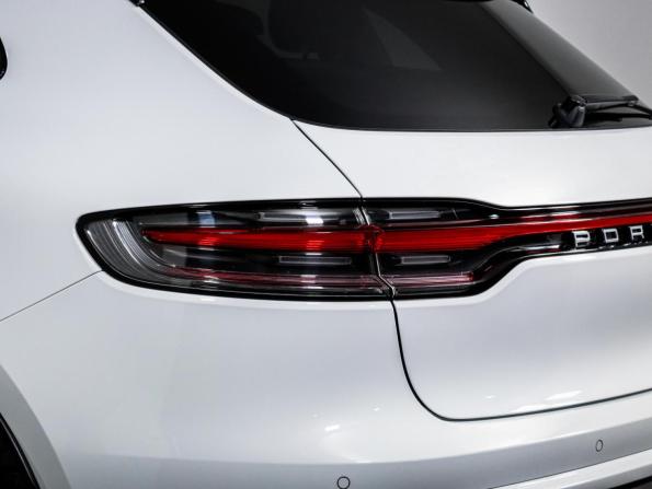 Porsche Macan I Рестайлинг 2 с пробегом 2022 года, цена 11 990 000 рублей, 13565 км, внедорожник, Автокод Объявления
