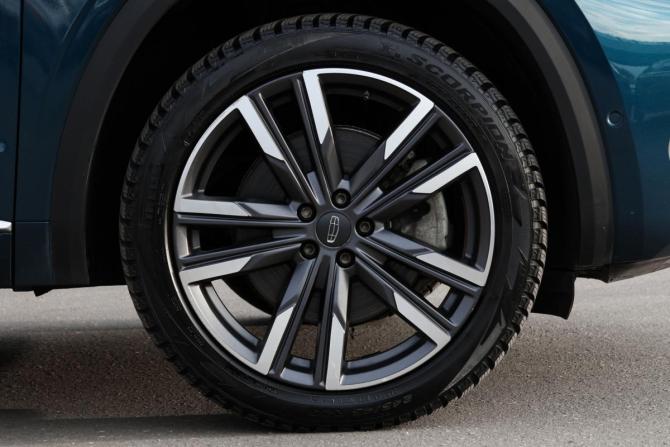 Geely Monjaro I с пробегом 2024 года, цена 3 378 000 рублей, 41437 км, внедорожник, Автокод Объявления