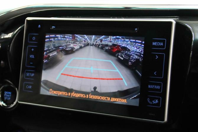 Toyota Hilux VIII с пробегом 2017 года, цена 3 030 350 рублей, 258942 км, пикап, Автокод Объявления