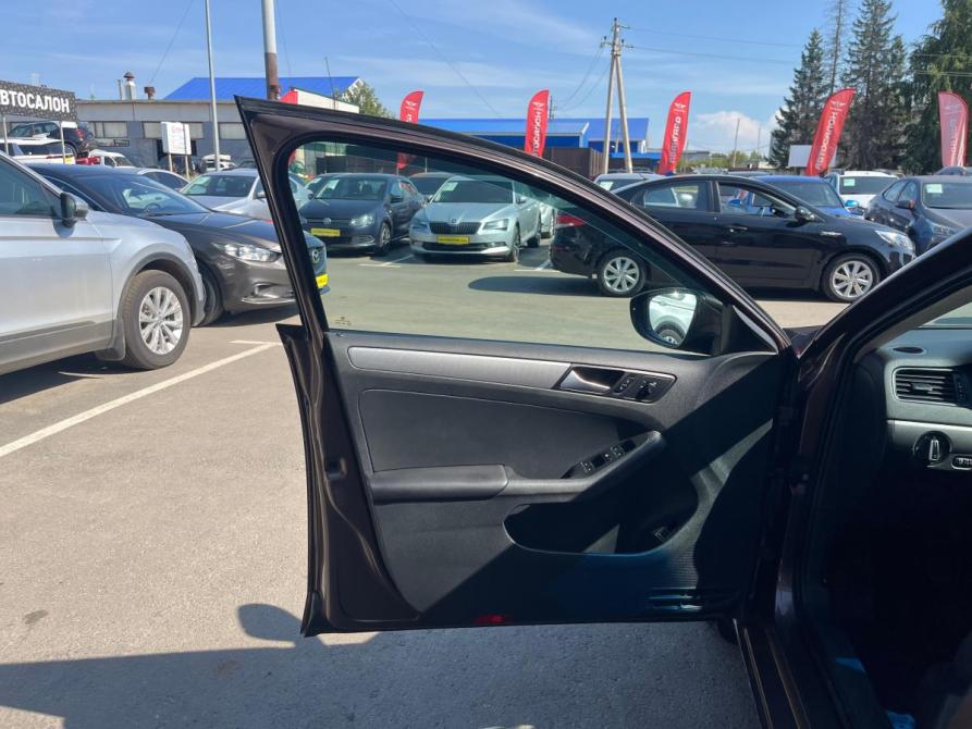Volkswagen Jetta VI Рестайлинг Альметьевск  - изображение 9