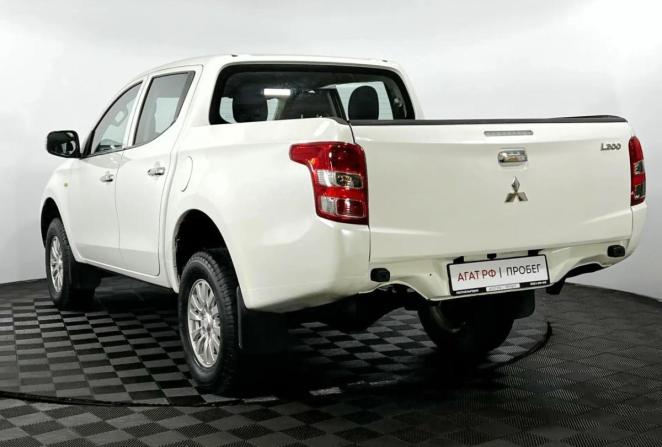 Mitsubishi L200 V с пробегом 2017 года, цена 2 490 000 рублей, 86825 км, offers.body_type.unknown, Автокод Объявления