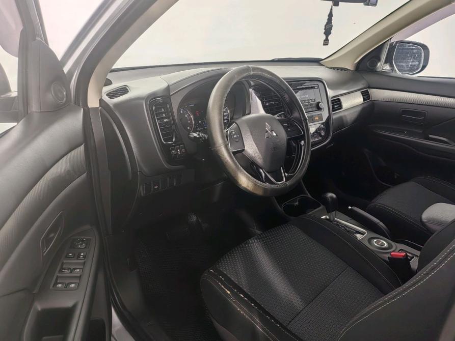 Mitsubishi Outlander III Рестайлинг 2 Санкт-Петербург  - изображение 9