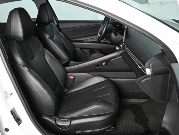 Hyundai Elantra VII (CN7) Рестайлинг с пробегом 2023 года, цена 2 249 000 рублей, 51919 км, седан, Автокод Объявления