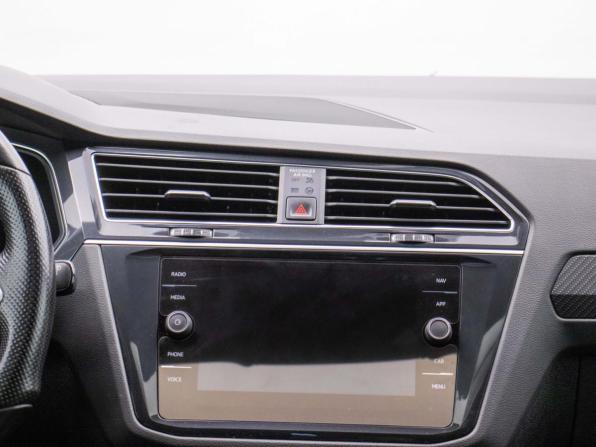 Volkswagen Tiguan II Рестайлинг с пробегом 2021 года, цена 2 947 000 рублей, 164798 км, внедорожник, Автокод Объявления