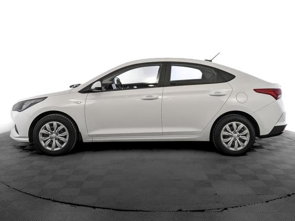 Hyundai Solaris II Рестайлинг с пробегом 2021 года, цена 1 310 000 рублей, 195522 км, седан, Автокод Объявления