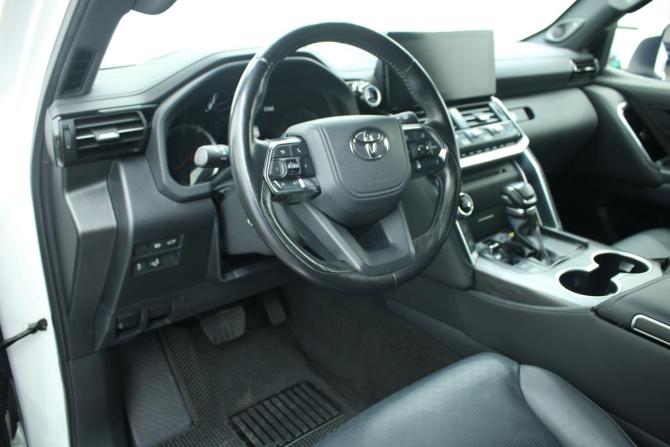 Toyota Land Cruiser 300 Series с пробегом 2021 года, цена 10 990 000 рублей, 58661 км, внедорожник, Автокод Объявления