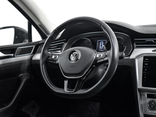 Volkswagen Passat B8 с пробегом 2017 года, цена 1 629 000 рублей, 202734 км, седан, Автокод Объявления