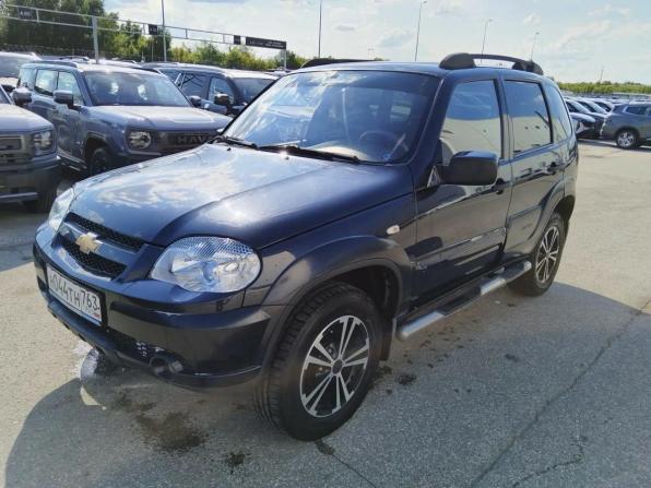 Chevrolet Niva I Рестайлинг с пробегом 2011 года, цена 397 000 рублей, 132832 км, внедорожник, Автокод Объявления