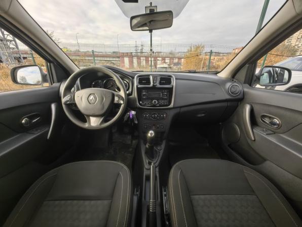 Renault Logan II с пробегом 2017 года, цена 699 000 рублей, 242000 км, седан, Автокод Объявления