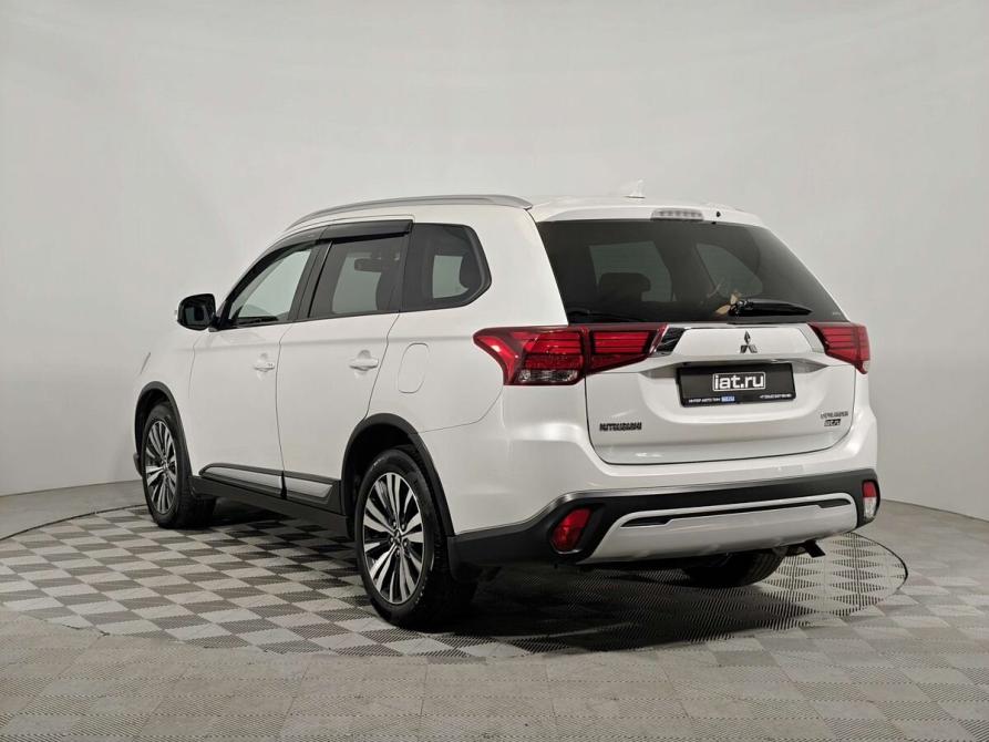 Mitsubishi Outlander III Рестайлинг 3 Санкт-Петербург  - изображение 3