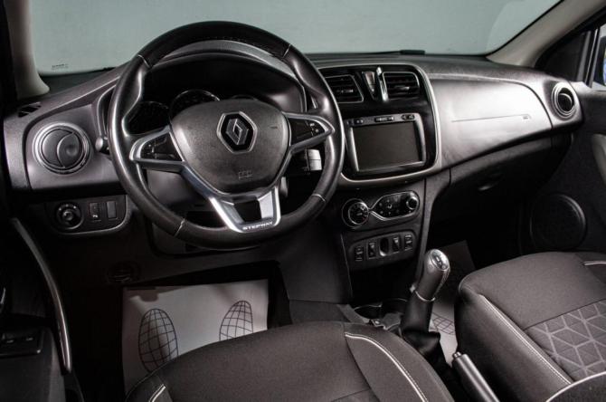 Renault Logan II с пробегом 2019 года, цена 969 000 рублей, 114000 км, седан, Автокод Объявления