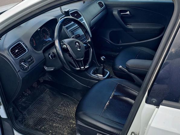 Volkswagen Polo V Рестайлинг с пробегом 2015 года, цена 670 000 рублей, 241000 км, седан, Автокод Объявления