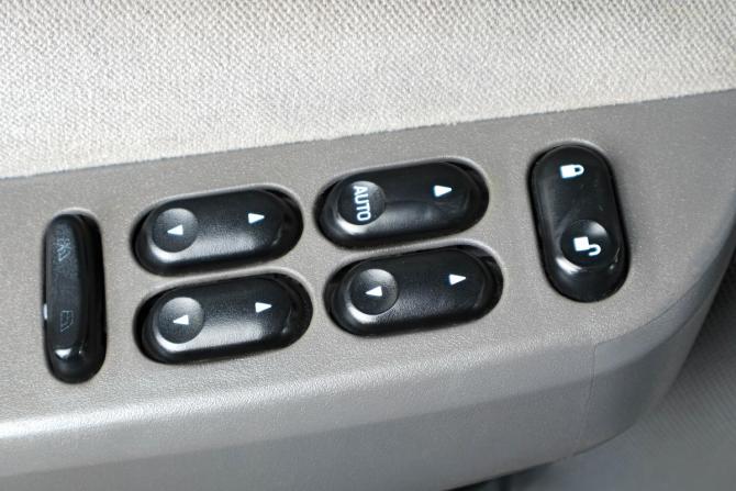 Ford Explorer III с пробегом 2004 года, цена 1 049 000 рублей, 250000 км, внедорожник, Автокод Объявления
