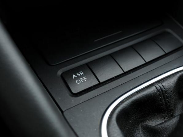 Volkswagen Golf VI с пробегом 2012 года, цена 999 000 рублей, 128100 км, хэтчбек, Автокод Объявления