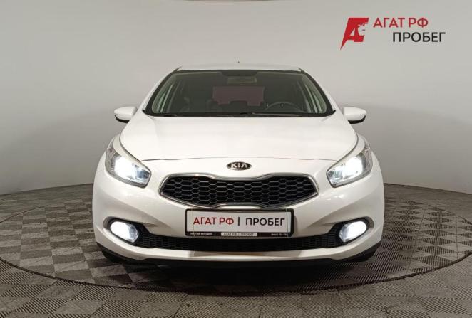 Kia Ceed II с пробегом 2015 года, цена 1 270 000 рублей, 123560 км, хэтчбек, Автокод Объявления
