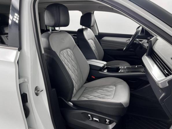 Volkswagen Tavendor I с пробегом 2024 года, цена 4 965 900 рублей, 46285 км, внедорожник, Автокод Объявления