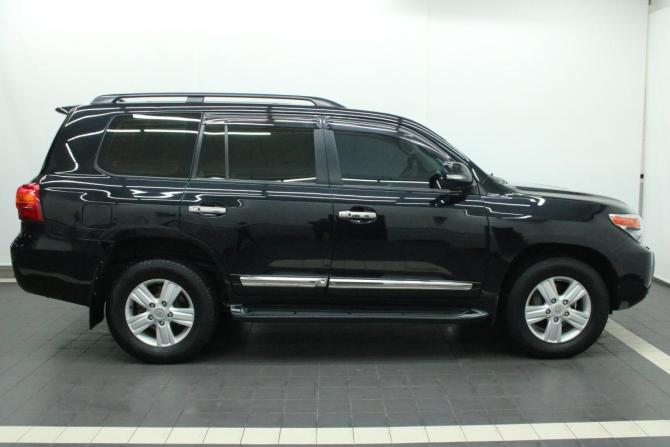 Toyota Land Cruiser 200 Series Рестайлинг 1 с пробегом 2013 года, цена 3 125 000 рублей, 473529 км, внедорожник, Автокод Объявления