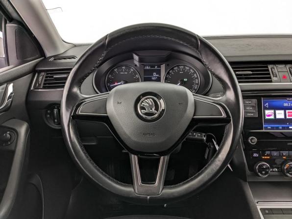 Skoda Octavia III (A7) Рестайлинг с пробегом 2017 года, цена 1 920 000 рублей, 63777 км, лифтбек, Автокод Объявления