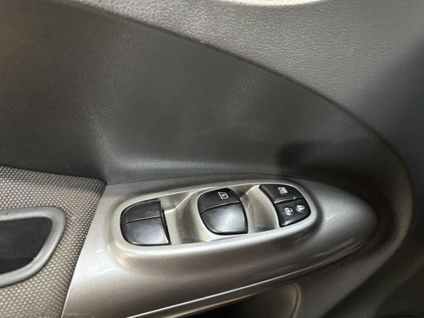 Nissan Juke I с пробегом 2011 года, цена 797 000 рублей, 242104 км, внедорожник, Автокод Объявления