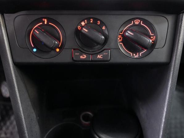 Volkswagen Polo V с пробегом 2012 года, цена 635 000 рублей, 230000 км, седан, Автокод Объявления