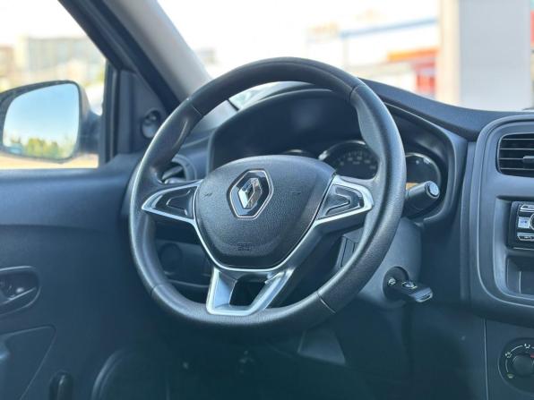 Renault Logan II Рестайлинг с пробегом 2021 года, цена 750 000 рублей, 130601 км, седан, Автокод Объявления