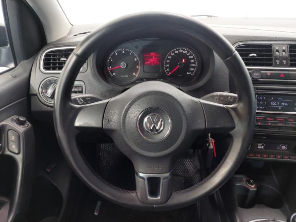 Volkswagen Polo V с пробегом 2014 года, цена 810 000 рублей, 160000 км, седан, Автокод Объявления