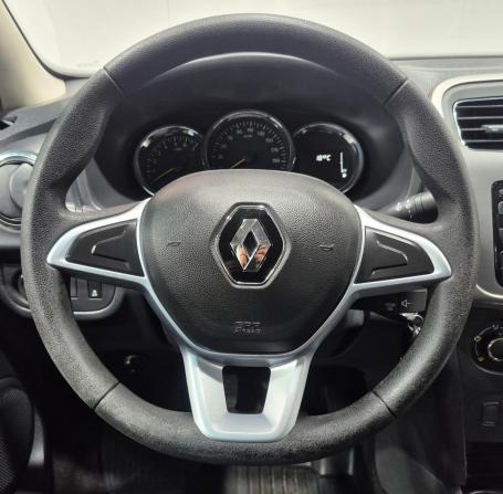 Renault Logan II Рестайлинг с пробегом 2022 года, цена 990 000 рублей, 132784 км, седан, Автокод Объявления