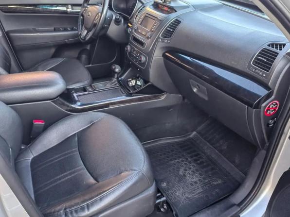 Kia Sorento II Рестайлинг с пробегом 2012 года, цена 1 340 000 рублей, 344291 км, внедорожник, Автокод Объявления