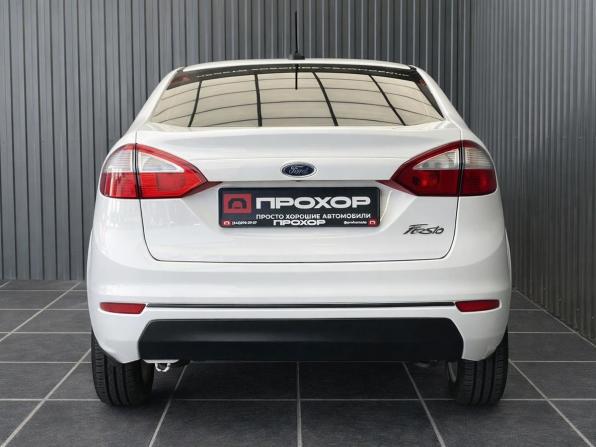 Ford Fiesta Mk6 Рестайлинг с пробегом 2017 года, цена 867 000 рублей, 135400 км, седан, Автокод Объявления