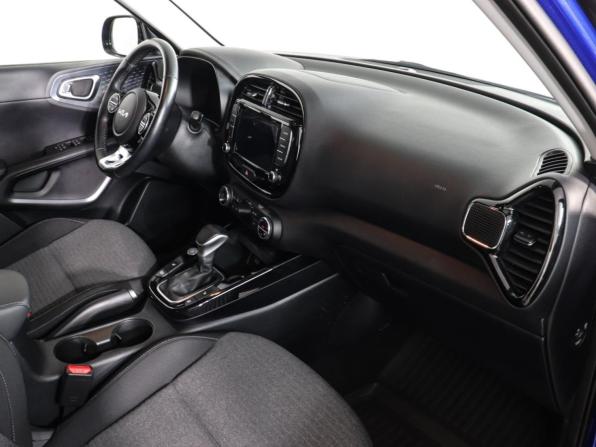 Kia Soul III Рестайлинг с пробегом 2023 года, цена 2 640 000 рублей, 22868 км, хэтчбек, Автокод Объявления