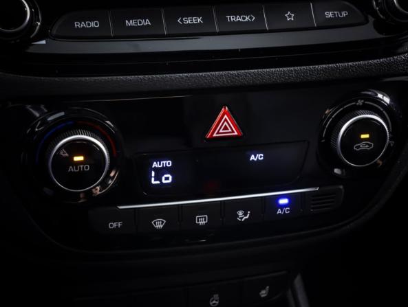 Hyundai Solaris II Рестайлинг с пробегом 2021 года, цена 1 754 000 рублей, 53726 км, седан, Автокод Объявления