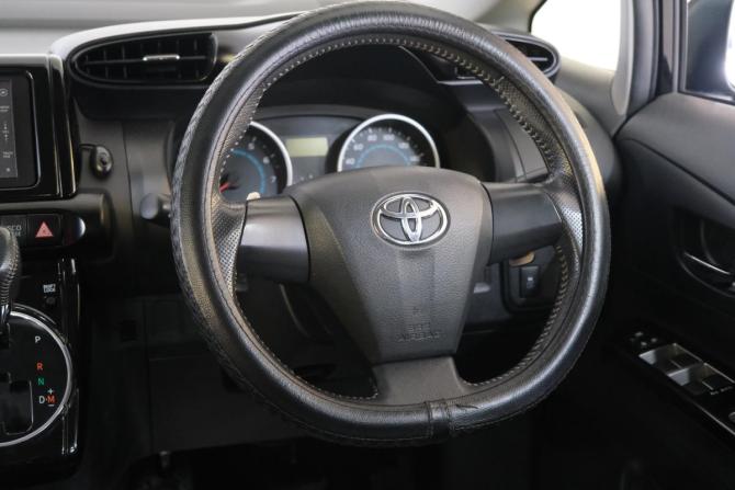 Toyota Wish II Рестайлинг с пробегом 2012 года, цена 1 469 000 рублей, 101945 км, минивэн, Автокод Объявления