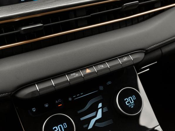 Exeed LX I Рестайлинг с пробегом 2023 года, цена 2 180 000 рублей, 37606 км, внедорожник, Автокод Объявления