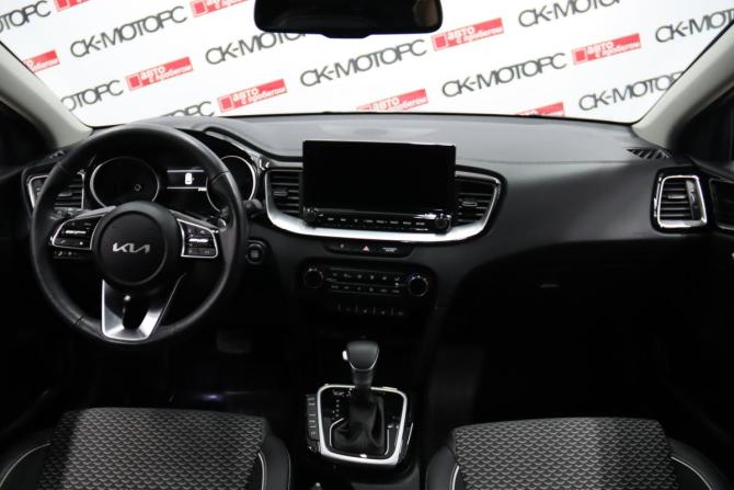 Kia Ceed III Рестайлинг с пробегом 2022 года, цена 2 295 170 рублей, 27393 км, хэтчбек, Автокод Объявления