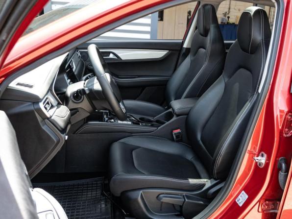 JAC J7 I с пробегом 2023 года, цена 1 400 000 рублей, 54960 км, лифтбек, Автокод Объявления