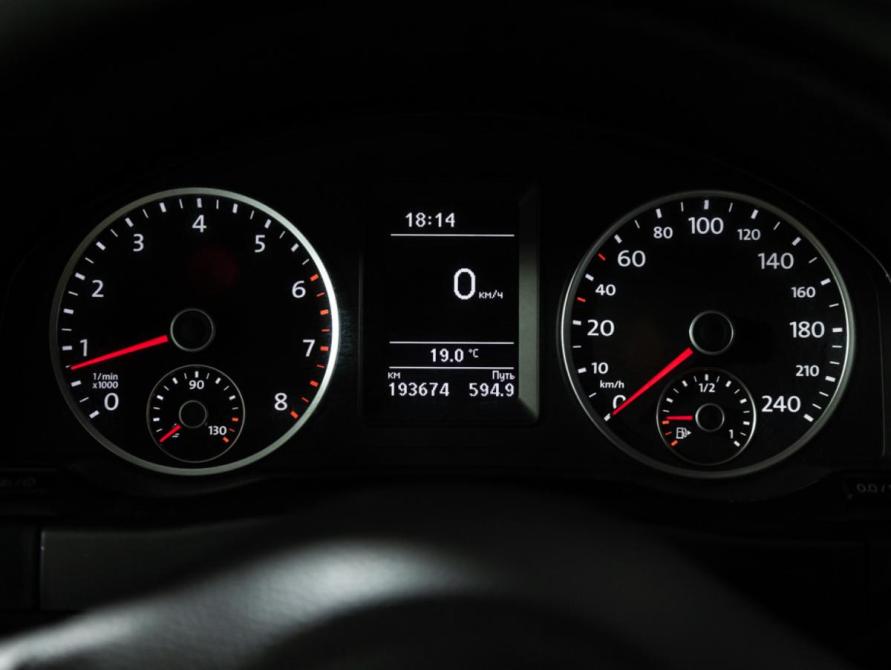 Volkswagen Tiguan I Рестайлинг Санкт-Петербург  - изображение 13