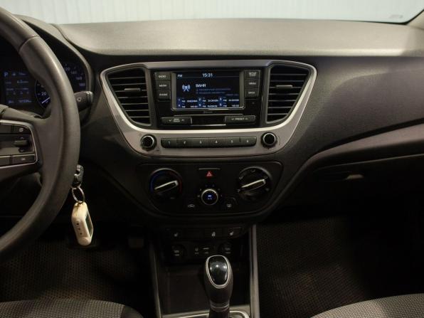 Hyundai Solaris II с пробегом 2018 года, цена 1 245 000 рублей, 181334 км, седан, Автокод Объявления