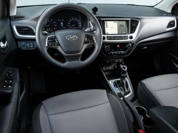 Hyundai Solaris II с пробегом 2018 года, цена 1 535 000 рублей, 91165 км, седан, Автокод Объявления