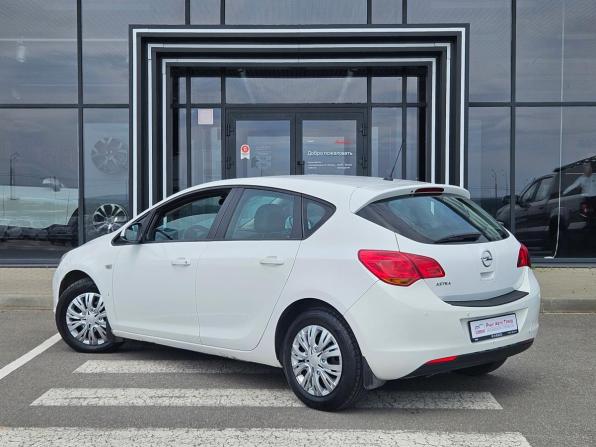 Opel Astra J с пробегом 2011 года, цена 679 000 рублей, 142174 км, хэтчбек, Автокод Объявления