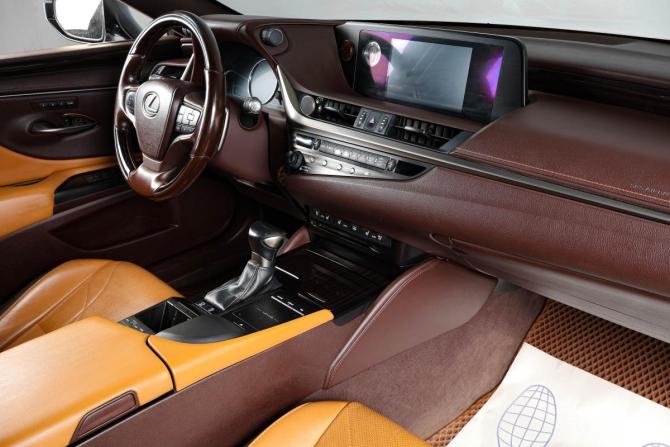 Lexus ES VII с пробегом 2019 года, цена 3 699 000 рублей, 286000 км, седан, Автокод Объявления