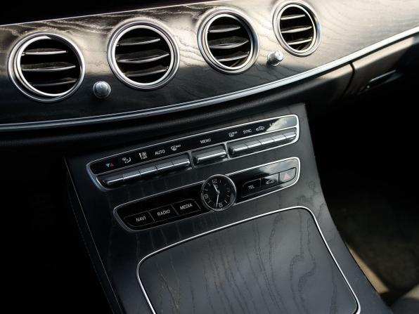 Mercedes-Benz E-Класс V (W213 S213 C238) с пробегом 2018 года, цена 3 374 000 рублей, 106917 км, седан, Автокод Объявления