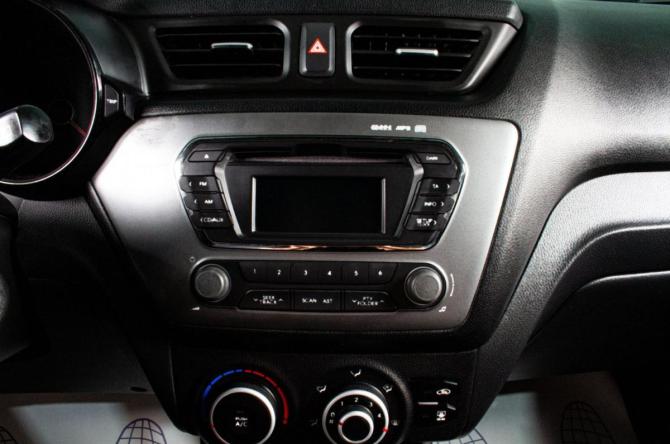 Kia Rio III с пробегом 2013 года, цена 899 000 рублей, 125000 км, хэтчбек, Автокод Объявления