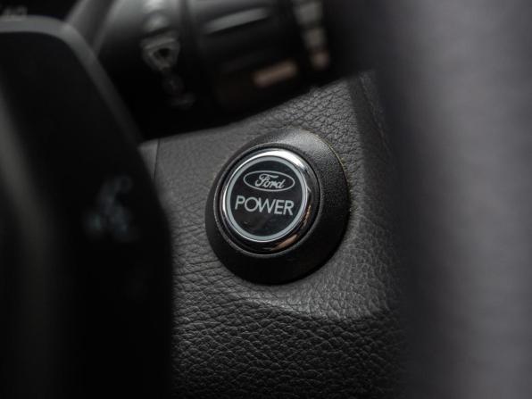 Ford Focus III с пробегом 2012 года, цена 900 000 рублей, 147145 км, хэтчбек, Автокод Объявления