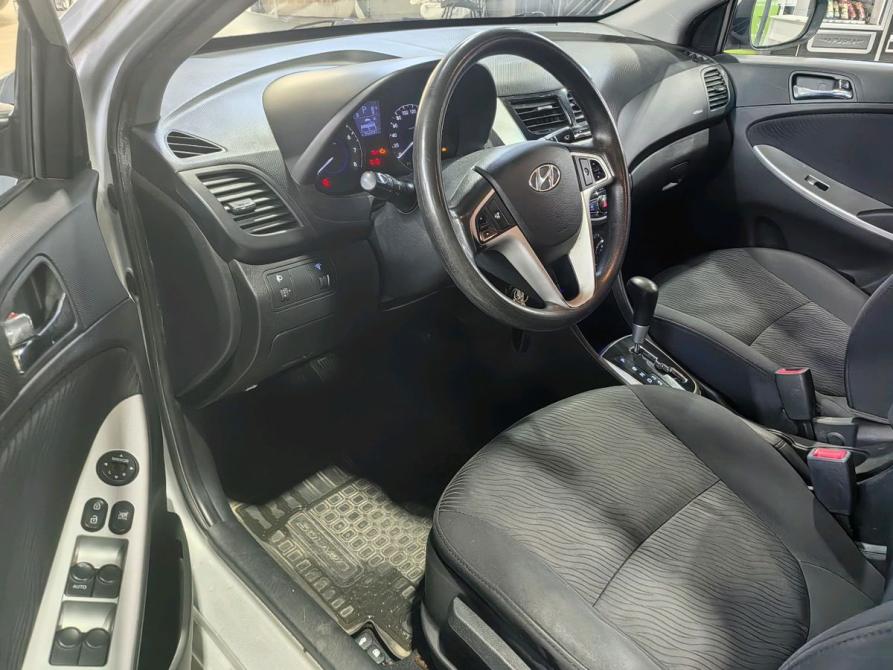 Hyundai Solaris I Санкт-Петербург  - изображение 7