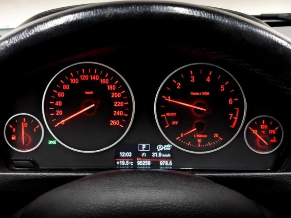 BMW 3 серии VI (F3x) Рестайлинг с пробегом 2017 года, цена 2 000 000 рублей, 95200 км, седан, Автокод Объявления