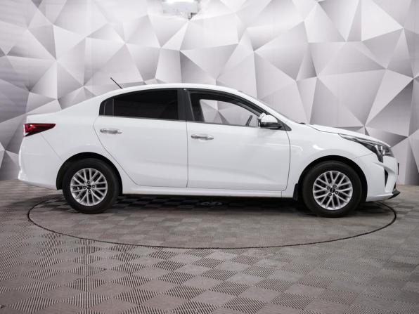 Kia Rio IV Рестайлинг с пробегом 2020 года, цена 1 790 000 рублей, 79892 км, седан, Автокод Объявления