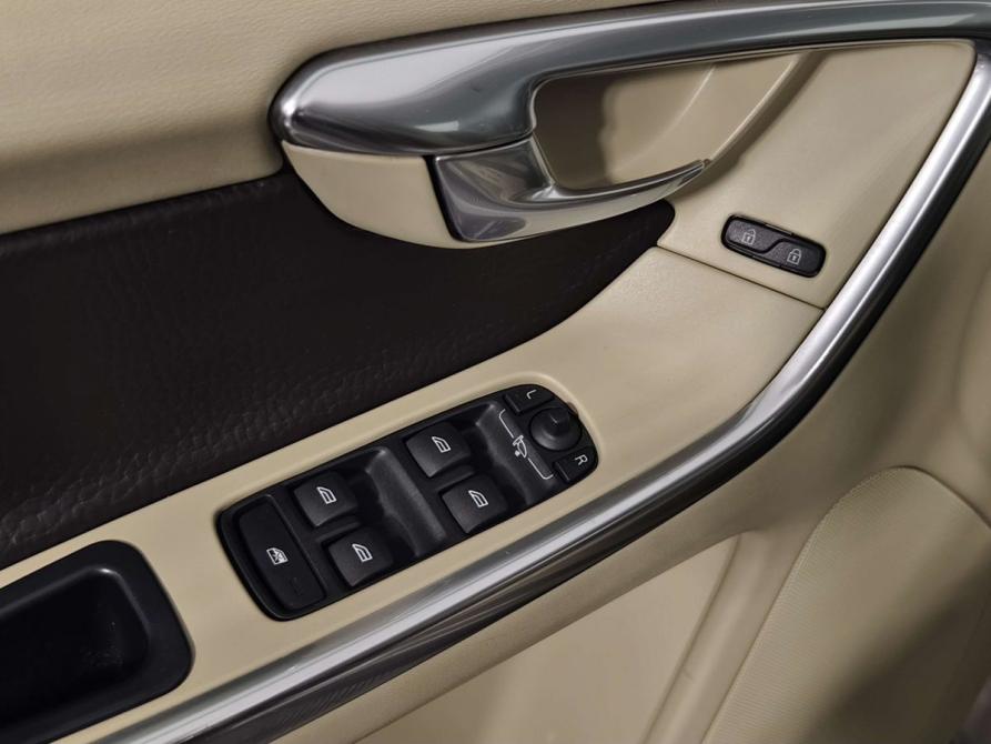 Volvo XC60 I Санкт-Петербург  - изображение 17