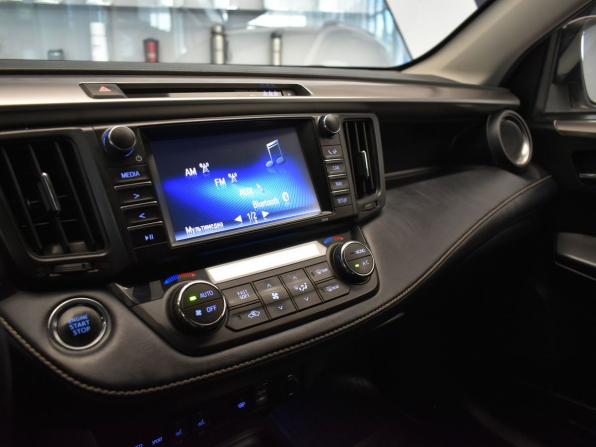 Toyota RAV4 IV (XA40) Рестайлинг с пробегом 2018 года, цена 2 435 000 рублей, 155500 км, внедорожник, Автокод Объявления