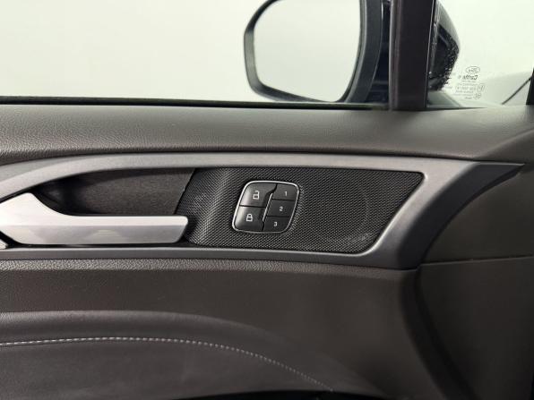 Ford Mondeo V с пробегом 2018 года, цена 1 615 000 рублей, 93849 км, универсал, Автокод Объявления