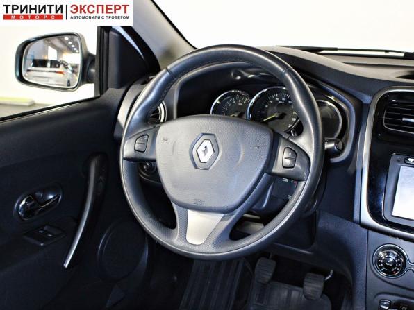 Renault Sandero II с пробегом 2015 года, цена 737 000 рублей, 169828 км, хэтчбек, Автокод Объявления